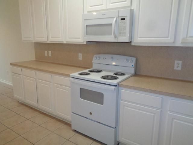 17111 Oakwood Chase Drive, Spring, TX 77379