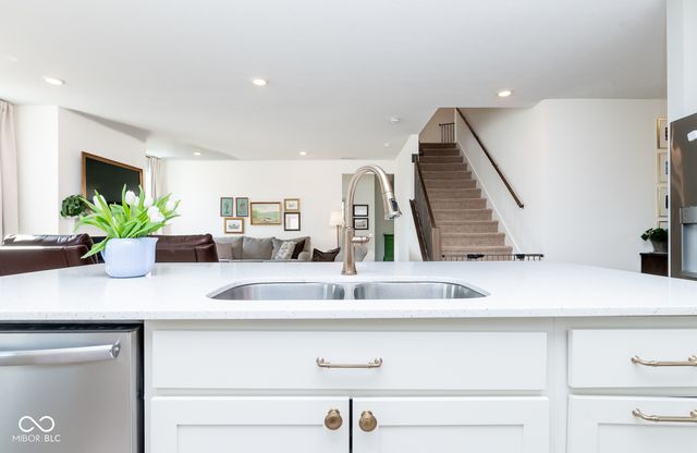 923 Aurora Lane, Franklin, IN 46131