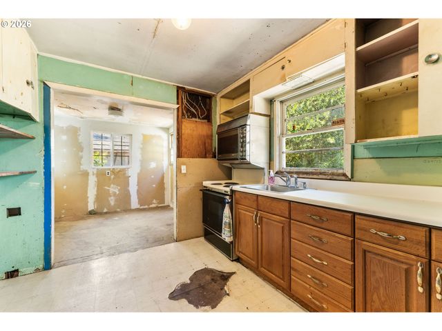 16434 Ne MULTNOMAH St, Portland, OR 97230
