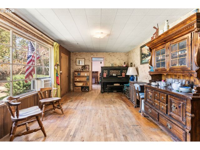 16434 Ne MULTNOMAH St, Portland, OR 97230