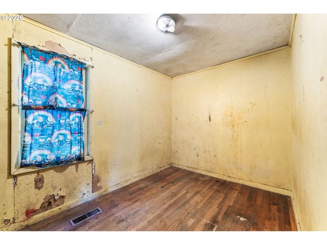 16434 Ne MULTNOMAH St, Portland, OR 97230