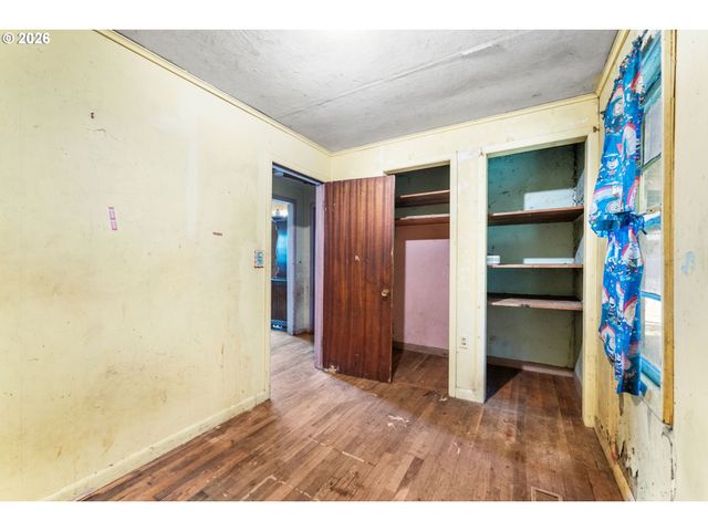 16434 Ne MULTNOMAH St, Portland, OR 97230