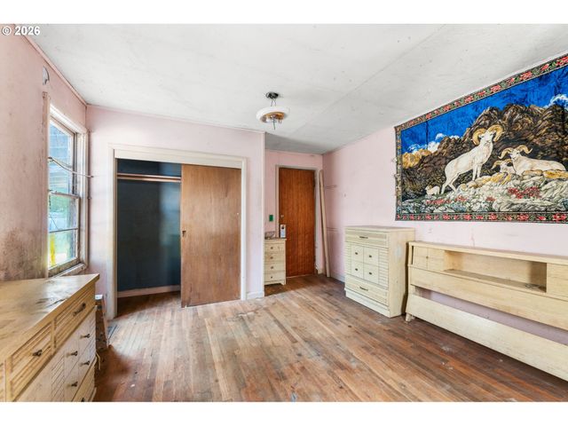 16434 Ne MULTNOMAH St, Portland, OR 97230