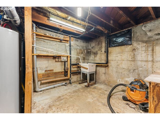 16434 Ne MULTNOMAH St, Portland, OR 97230