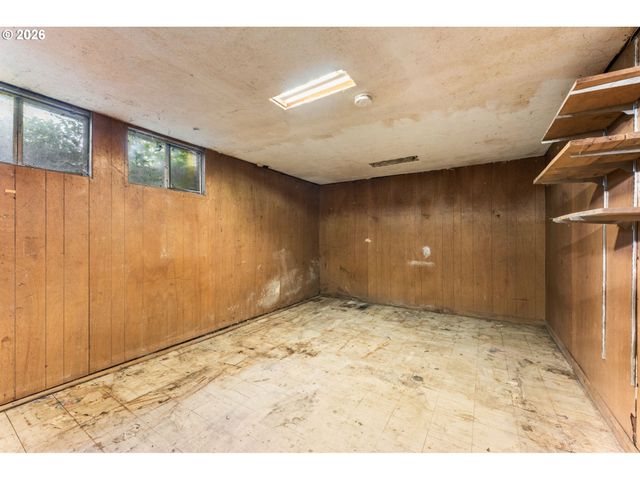 16434 Ne MULTNOMAH St, Portland, OR 97230