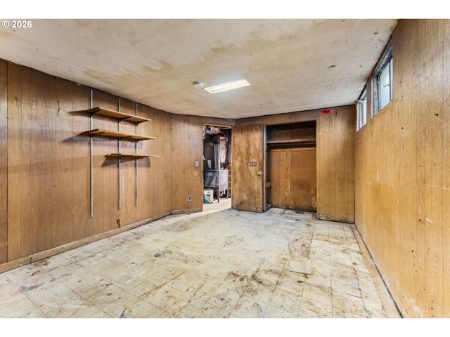 16434 Ne MULTNOMAH St, Portland, OR 97230