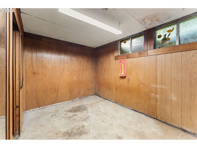 16434 Ne MULTNOMAH St, Portland, OR 97230