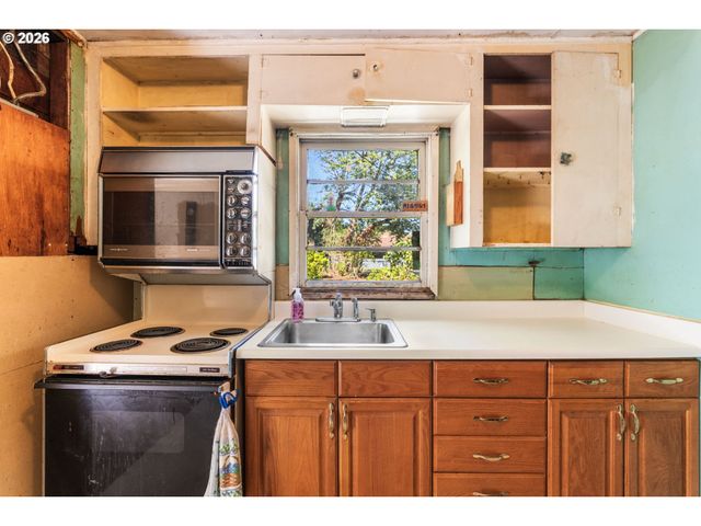 16434 Ne MULTNOMAH St, Portland, OR 97230