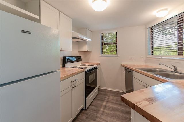 2500 Burleson RD 614, Austin, TX 78741