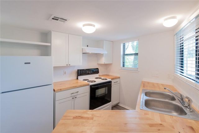 2500 Burleson RD 614, Austin, TX 78741