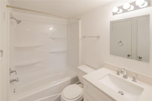 2500 Burleson RD 614, Austin, TX 78741