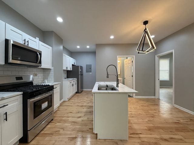 11258 S CHURCH Street, Chicago, IL 60643