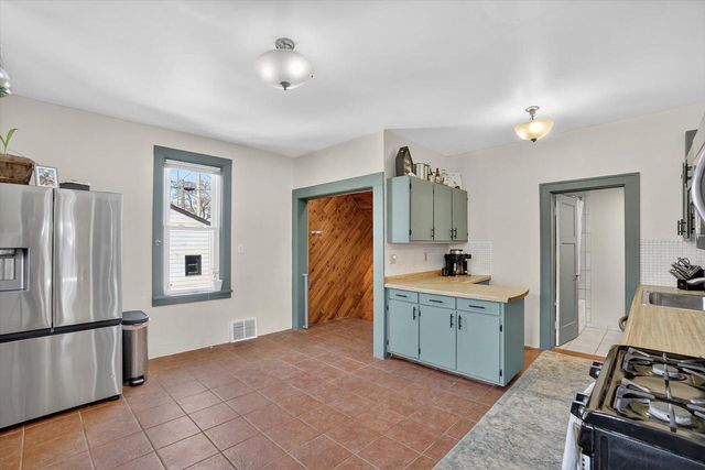 2220 Green STREET, Racine, WI 53402