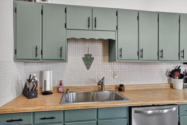 2220 Green STREET, Racine, WI 53402