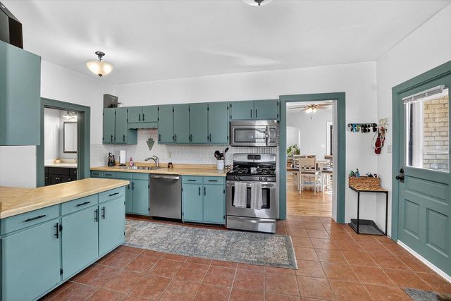 2220 Green STREET, Racine, WI 53402