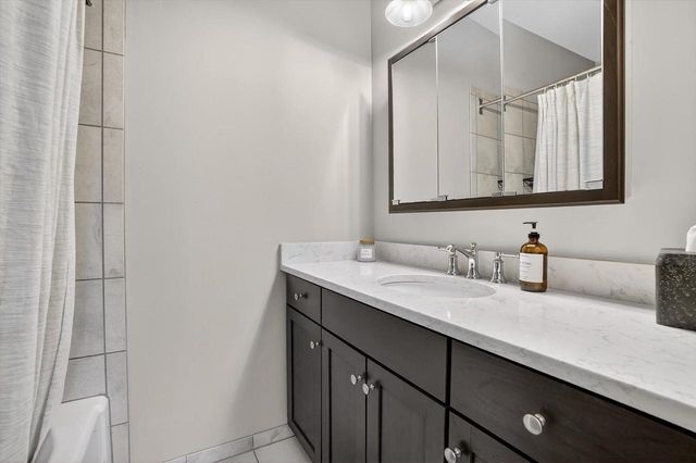 2220 Green STREET, Racine, WI 53402