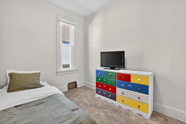 2220 Green STREET, Racine, WI 53402