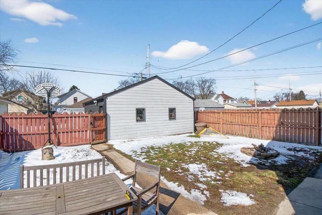 2220 Green STREET, Racine, WI 53402