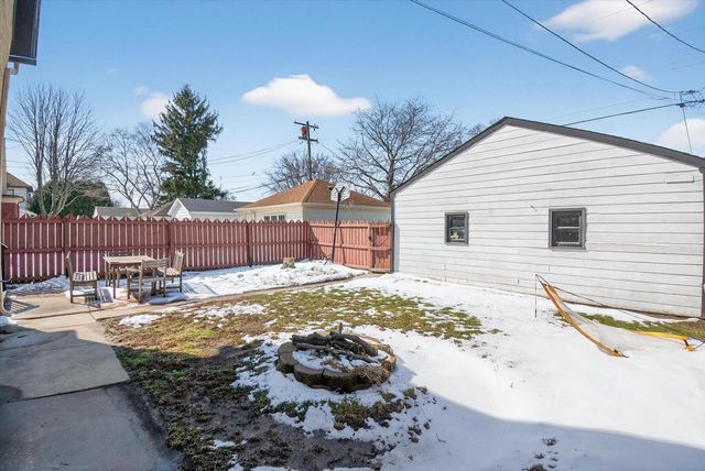 2220 Green STREET, Racine, WI 53402