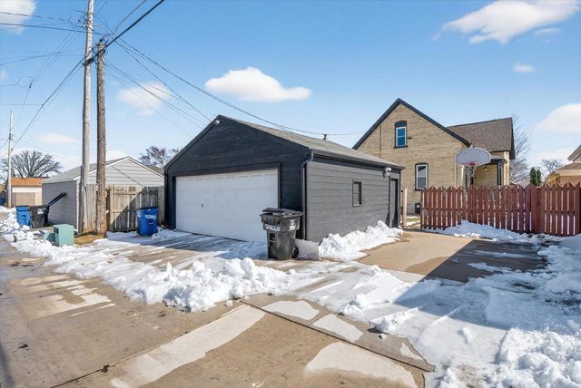 2220 Green STREET, Racine, WI 53402