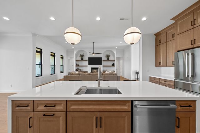 1914 Hickory Point Rd, Clarksville, TN 37043