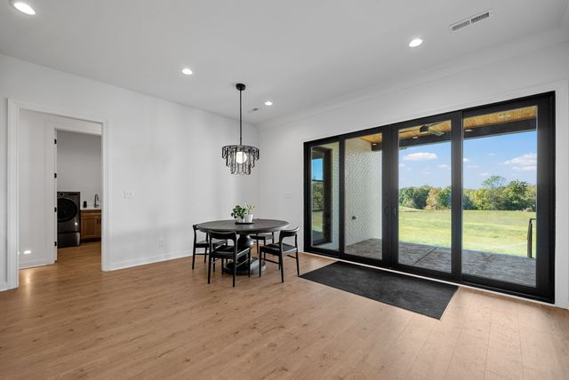 1914 Hickory Point Rd, Clarksville, TN 37043