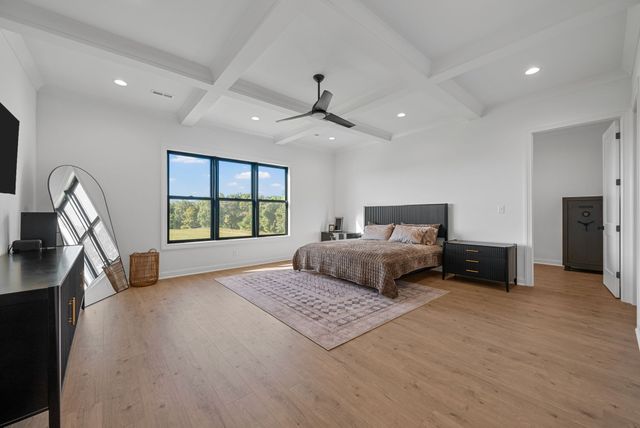 1914 Hickory Point Rd, Clarksville, TN 37043