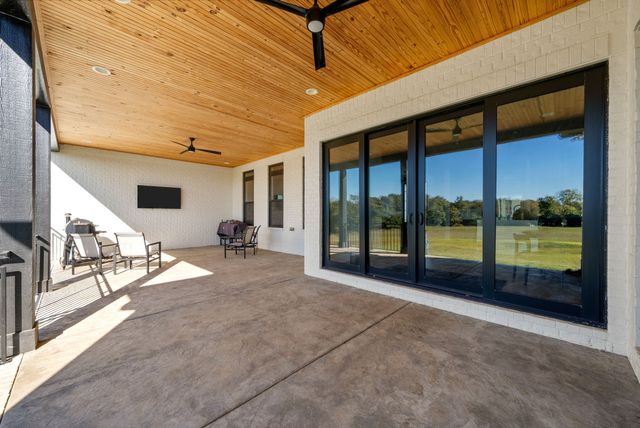 1914 Hickory Point Rd, Clarksville, TN 37043