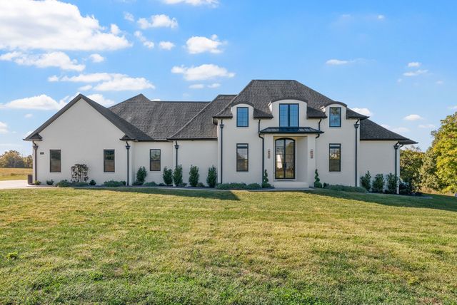 1914 Hickory Point Rd, Clarksville, TN 37043