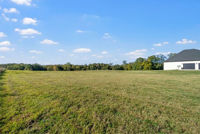 1914 Hickory Point Rd, Clarksville, TN 37043