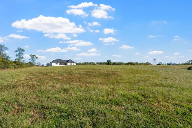 1914 Hickory Point Rd, Clarksville, TN 37043