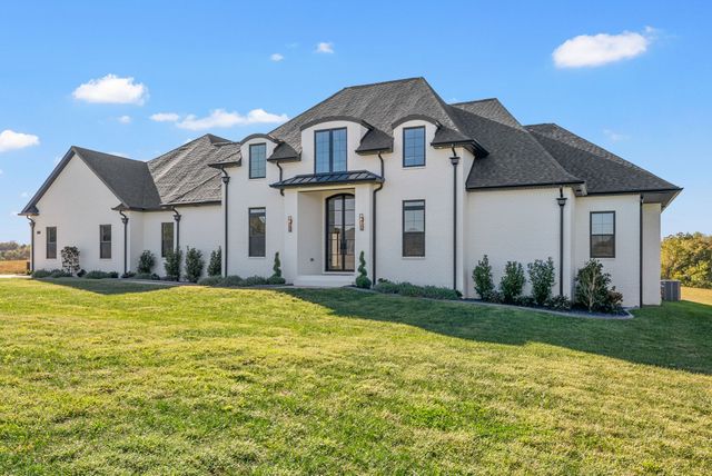 1914 Hickory Point Rd, Clarksville, TN 37043