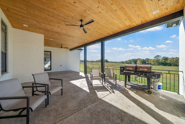 1914 Hickory Point Rd, Clarksville, TN 37043