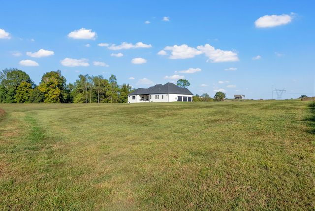 1914 Hickory Point Rd, Clarksville, TN 37043