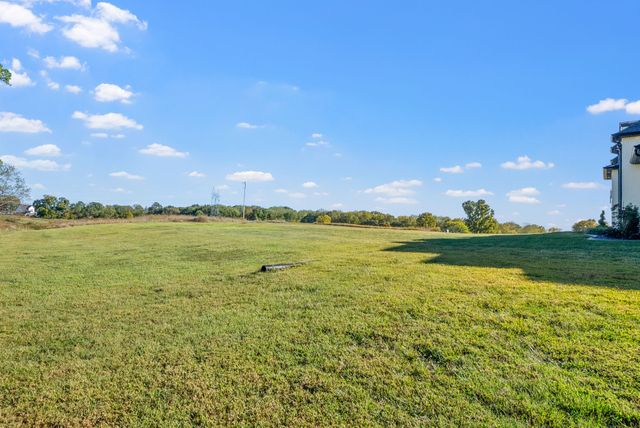 1914 Hickory Point Rd, Clarksville, TN 37043