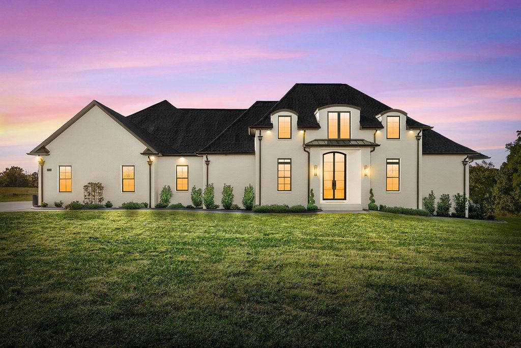 1914 Hickory Point Rd, Clarksville, TN 37043