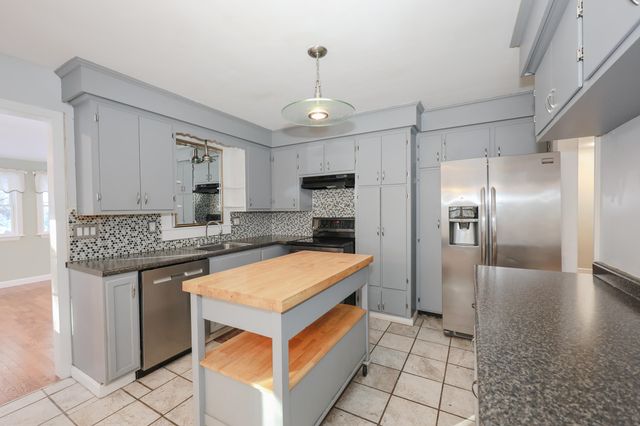 282 Wallace Road, Bedford, NH 03110