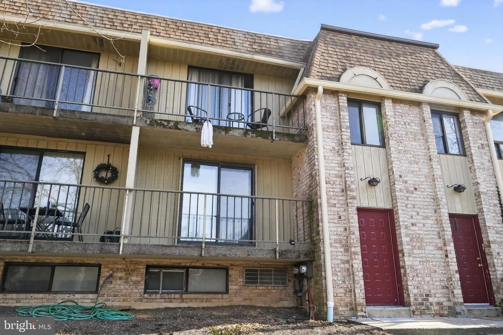 364 SAYBROOK LN, Wallingford, PA 19086