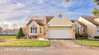 49 W Willow Pond Drive, Saginaw, MI 48603