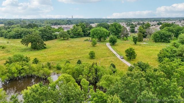 10417 S 33rd West Avenue, Jenks, OK 74037