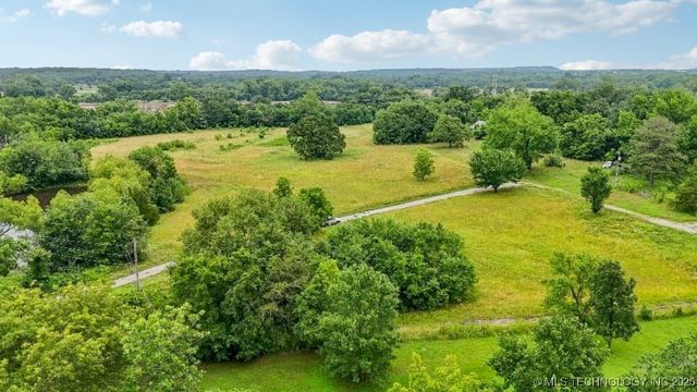 10417 S 33rd West Avenue, Jenks, OK 74037