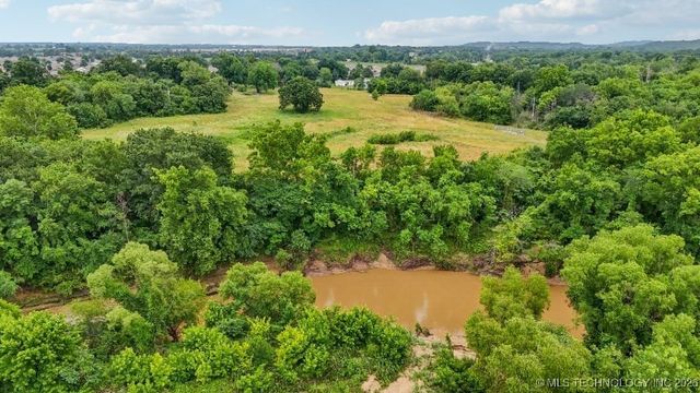 10417 S 33rd West Avenue, Jenks, OK 74037