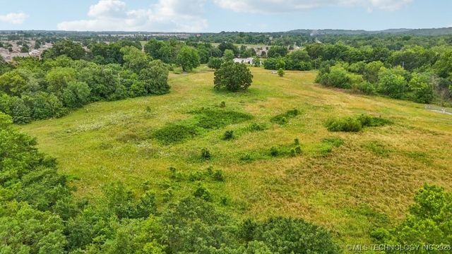 10417 S 33rd West Avenue, Jenks, OK 74037