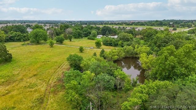 10417 S 33rd West Avenue, Jenks, OK 74037