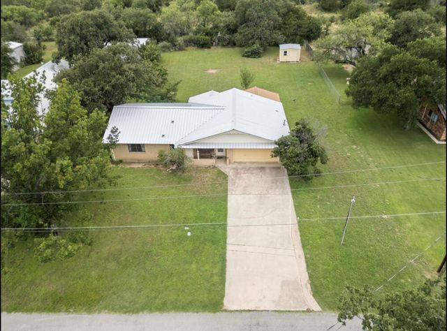 301 Reven Acres DR, Kingsland, TX 78639