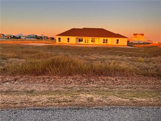 1365 Cape Velero Dr, Rockport, TX 78382