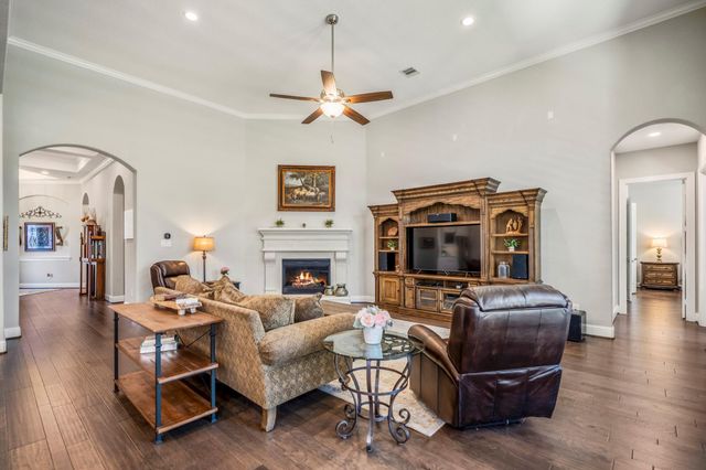 219 Chirping Squirrel Court, Pinehurst, TX 77362