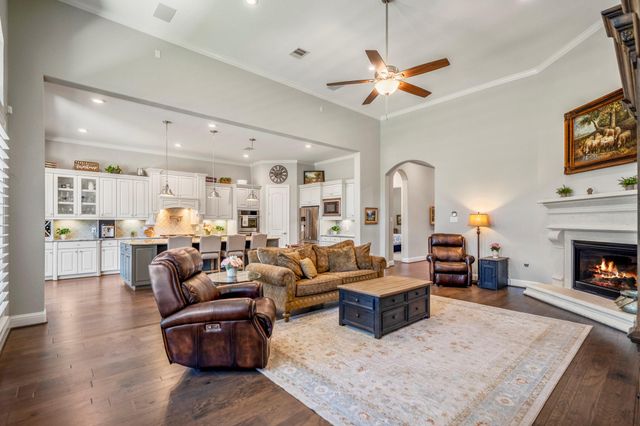 219 Chirping Squirrel Court, Pinehurst, TX 77362