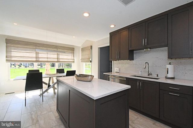 27 ARABIAN WAY, Holland, PA 18966