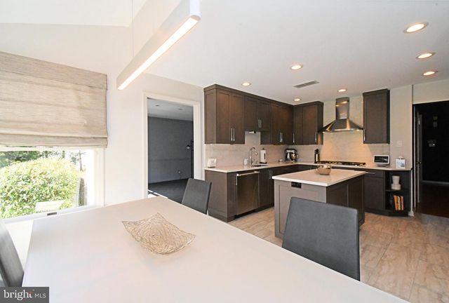 27 ARABIAN WAY, Holland, PA 18966